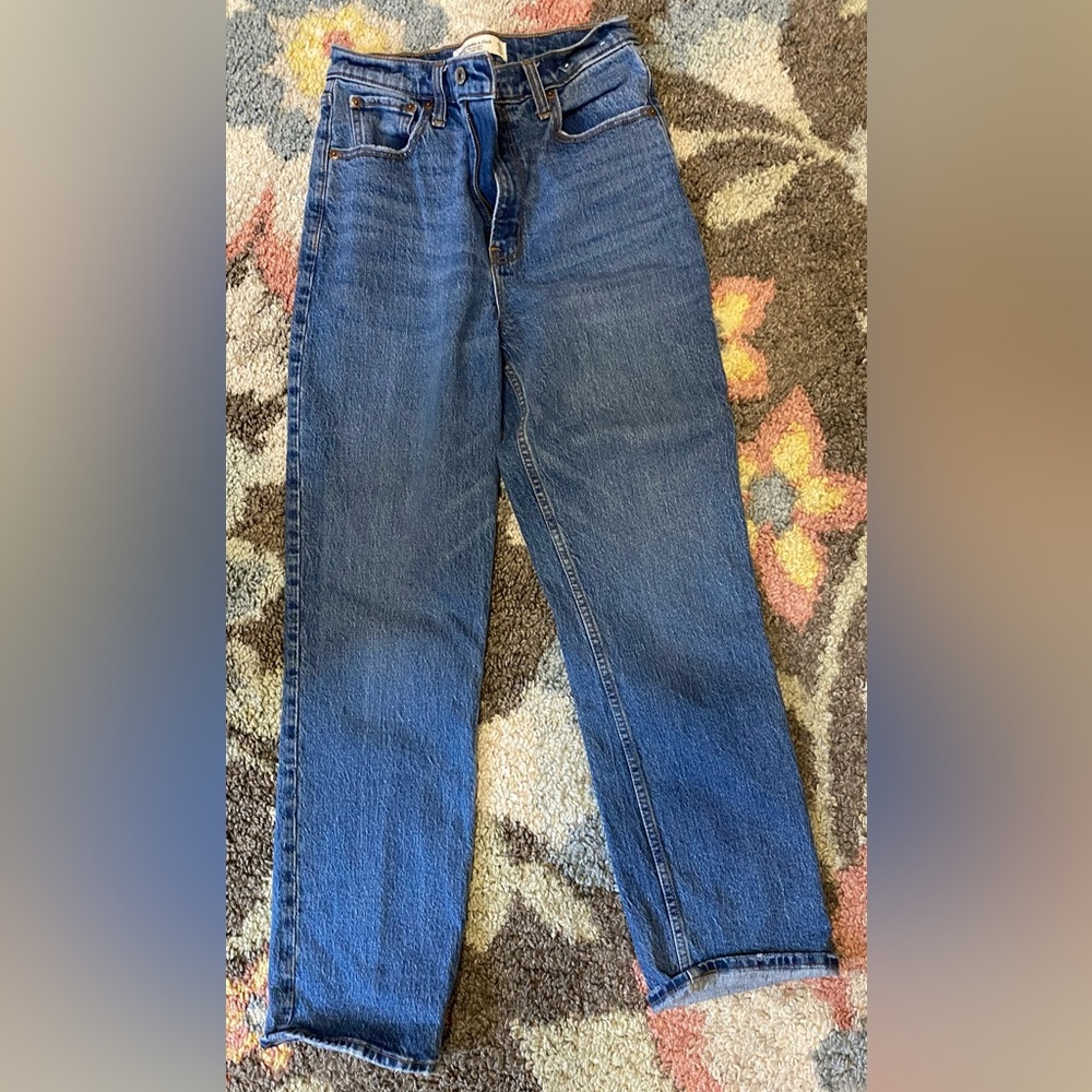 Ultra High Rise 90s Straight Jean